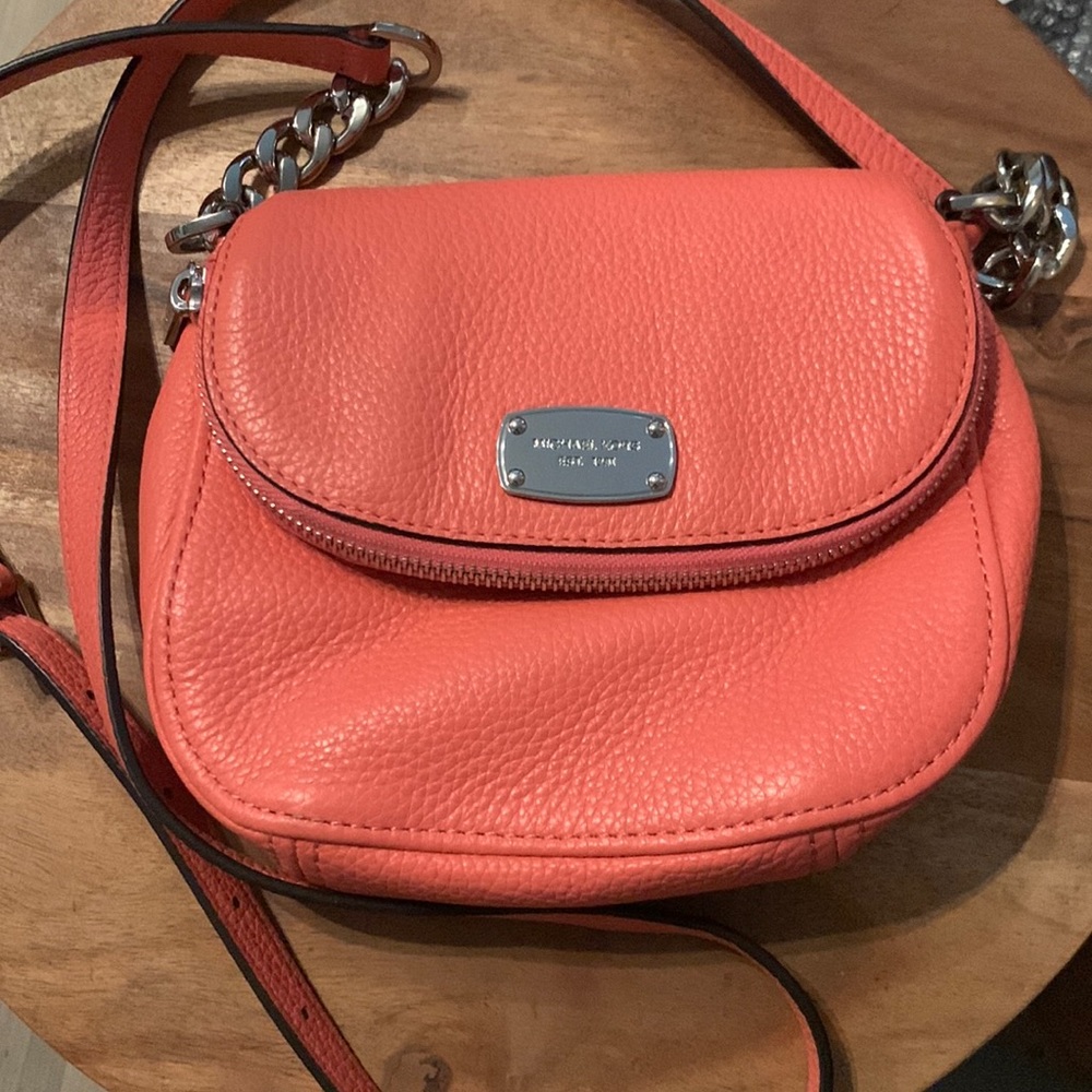 Michael Kors cross body *FREE SHIPPING!